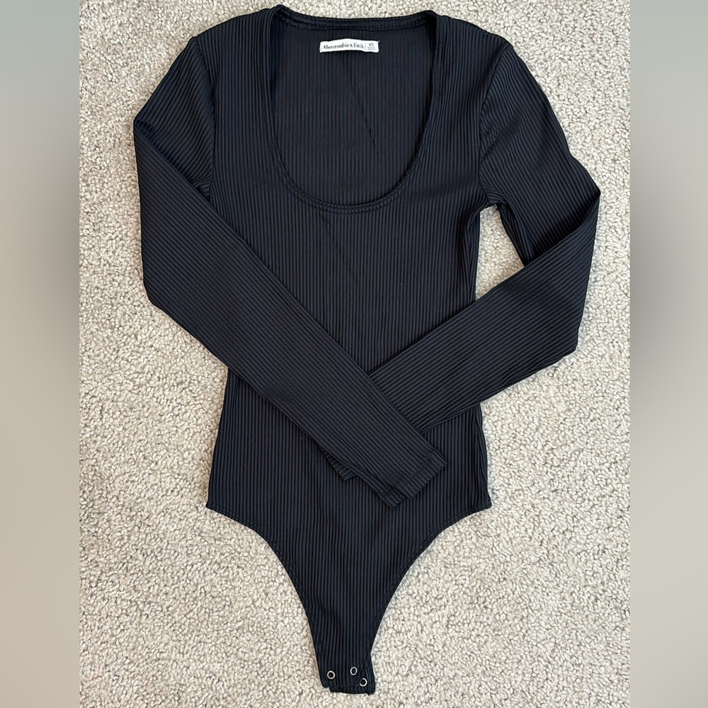 Women’s Black Ribbed Long-Sleeve Bodysuit - Unbranded